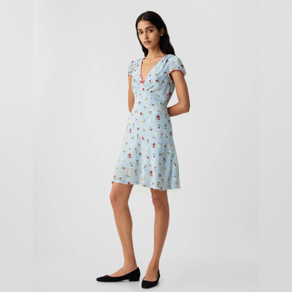 Gap × DÔEN Floral Mini Dress